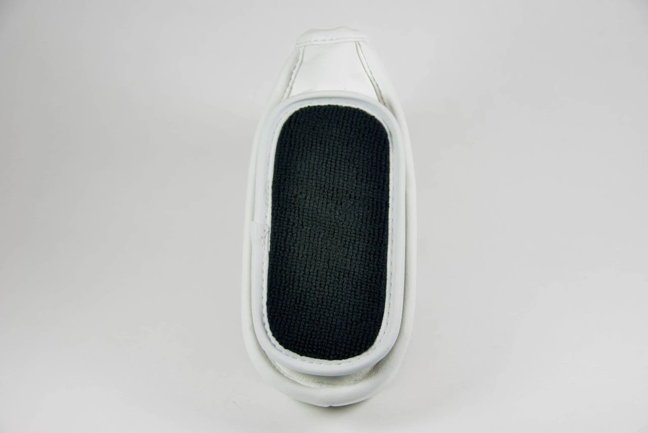 ReadyPutt Blade Mid-Mallet Putter Head Cover With Ball Cleaner - White 3 ReadyPutt Blade Mid-Mallet Putter Head Cover With Ball Cleaner - White - Image 3